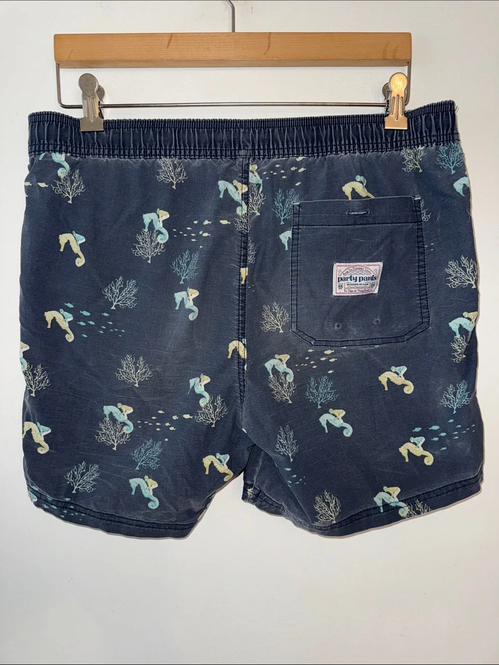 Party Pants Men’s Medium Navy Seahorse & Coral Print Swim Trunks / Board Shorts
